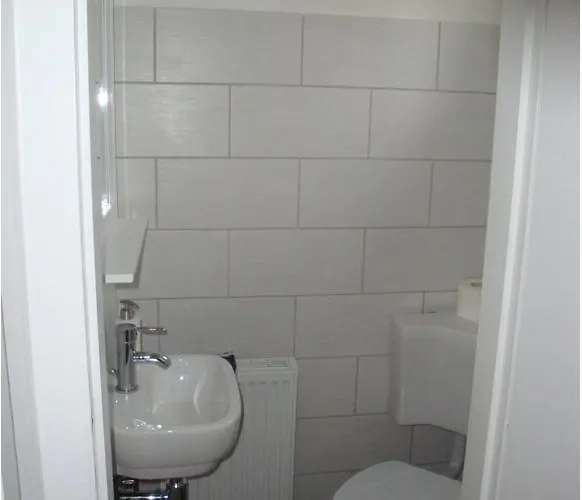 K 357 - Staffboarding - Personal- Und Monteurzimmervermietung Und Vermittlung In *